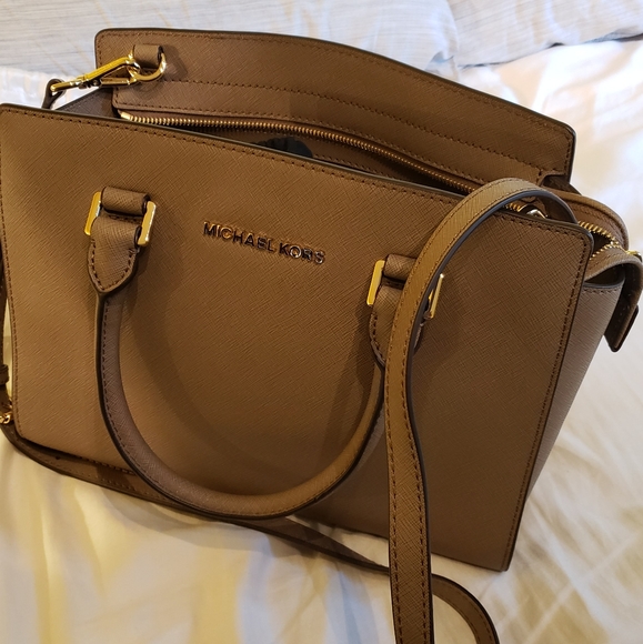 Michael Kors Medium Satchel - Picture 2 of 4